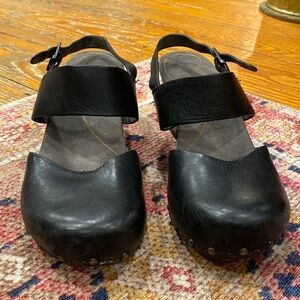 Dansko Black leather depop size 38/7.5 in good used condition.